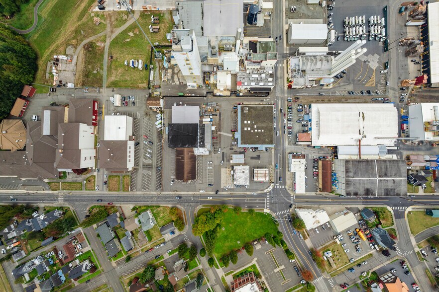 More Photos Of 300 Main St, Lynden Service Station For Sale