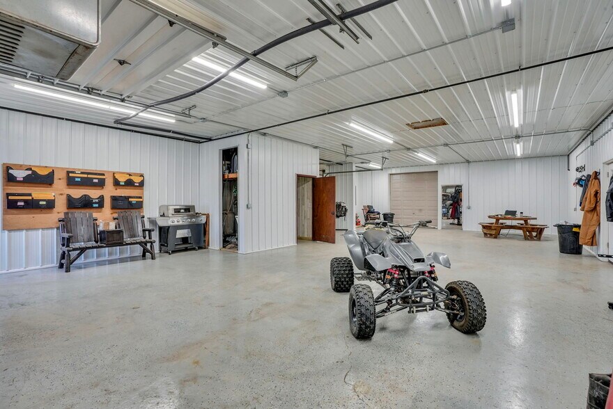 More Photos Of 6851 W Gerwoude Dr, Mc Bain Warehouse For Sale
