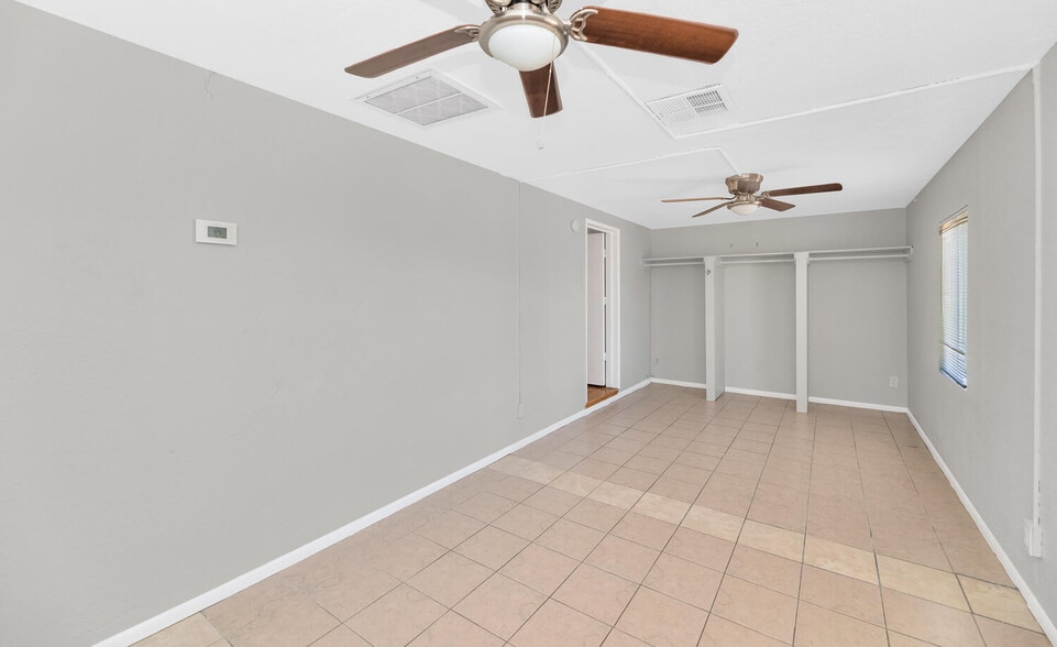 More Photos Of 316 E Vogel Ave, Phoenix Apartments For Sale