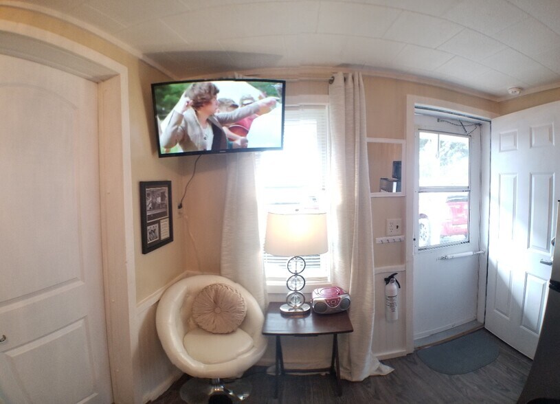 More Photos Of 1305 N Superior Ave, Tomah Apartments For Sale