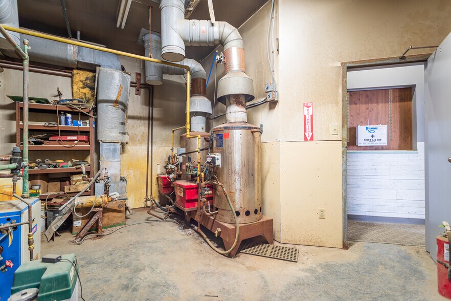 More Photos Of 310 Williams Industrial Dr, Neilburg Service For Sale