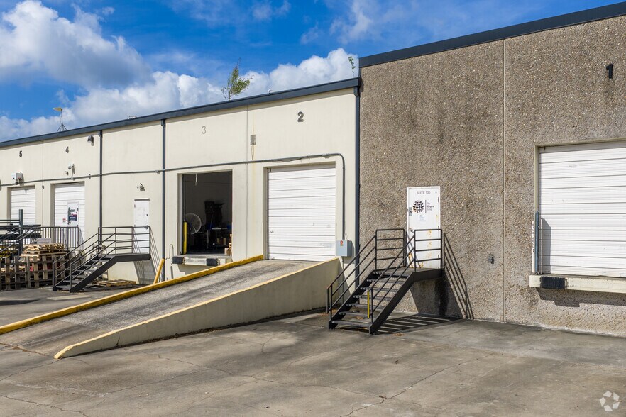 More Photos Of 9001 Jameel Rd, Houston Unknown For Lease