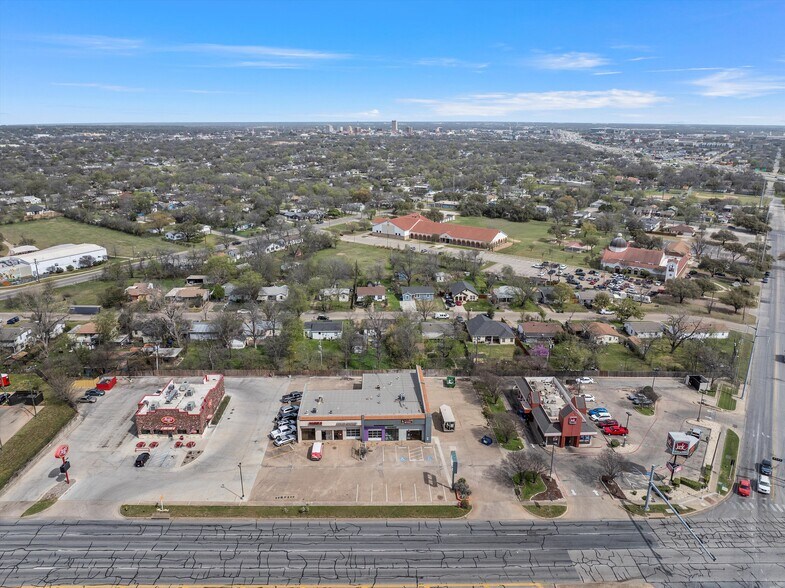 More Photos Of 1712 S Valley Mills Dr, Waco Industrial For Sale