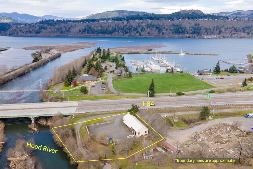 More Photos Of 2680 Dock Rd, Hood River General Retail For Sale