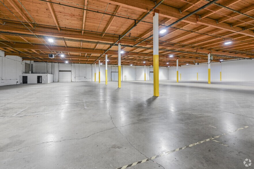 More Photos Of 8226 S 208th St, Kent Unknown For Lease