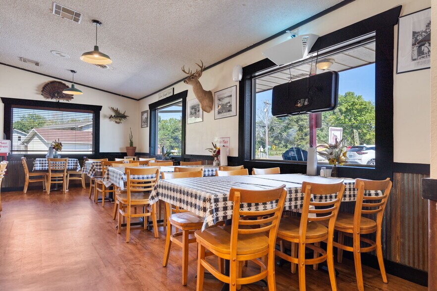 More Photos Of 7930 E State Highway 76, Kirbyville Specialty For Sale