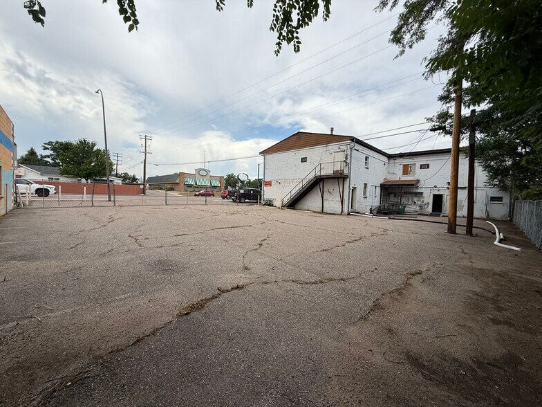 More Photos Of 11598 W Colfax Ave, Lakewood Freestanding For Sale