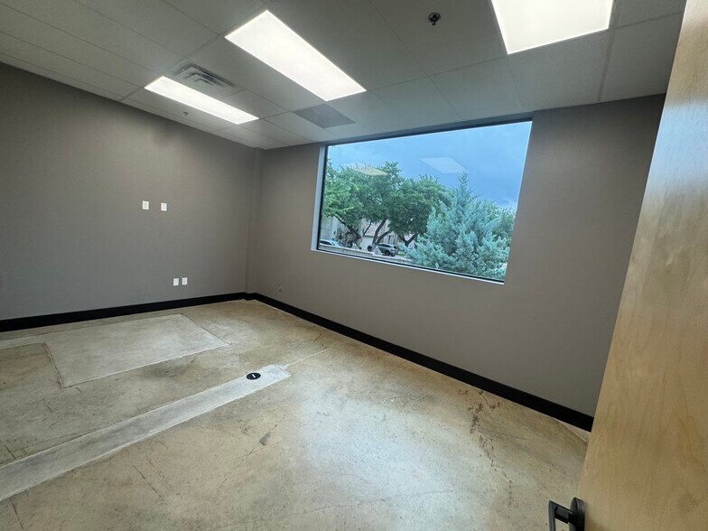 More Photos Of 120 S Lakeline Blvd, Cedar Park Medical For Sale