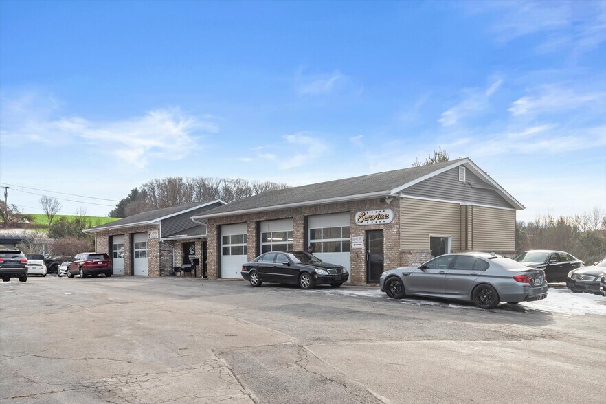 More Photos Of 4028 Hanover Pike, Manchester Auto Repair For Sale