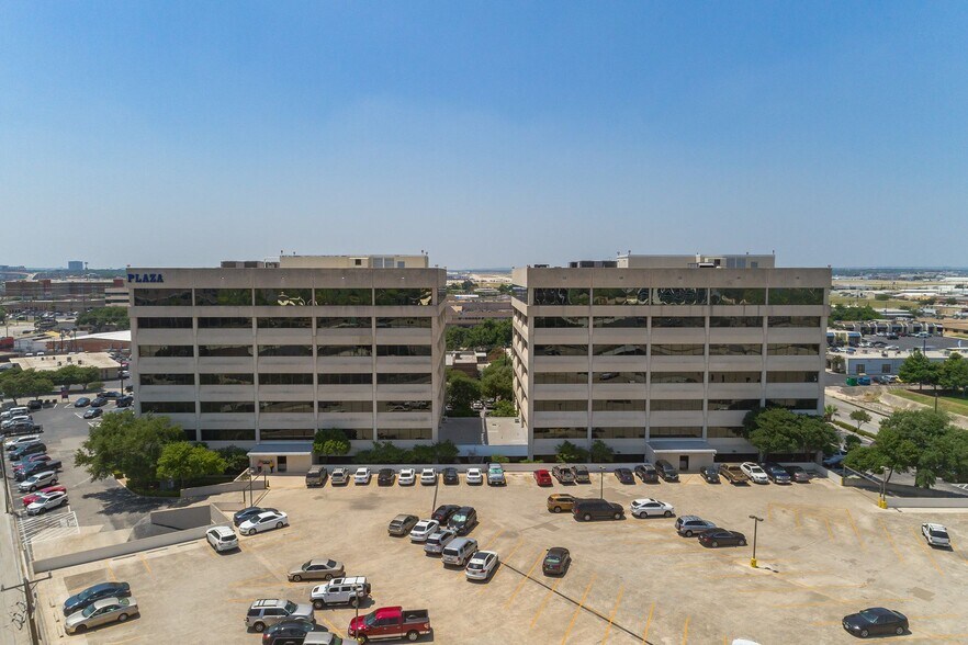 More Photos Of 8620 N New Braunfels Ave, San Antonio Unknown For Lease