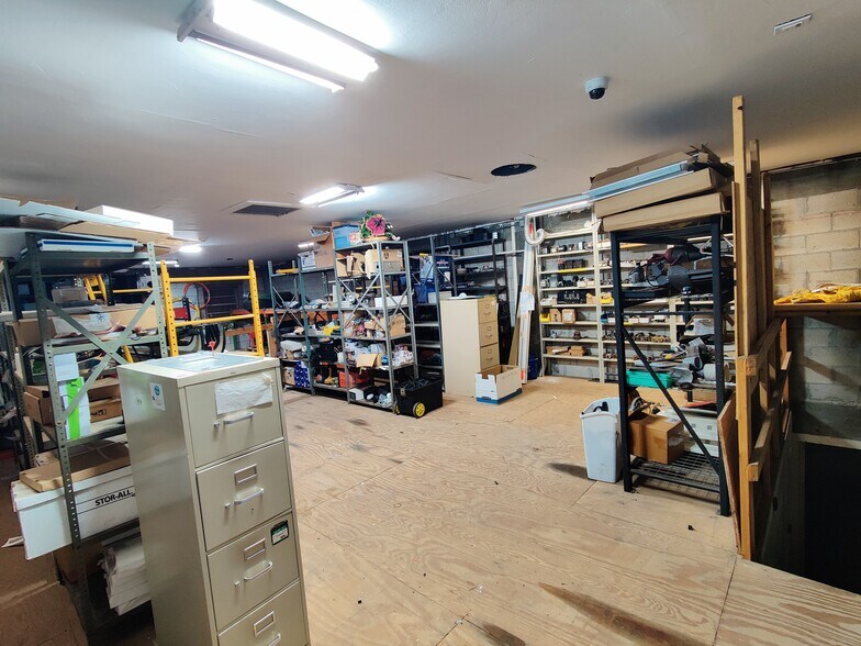 More Photos Of 660 Miller Dr, Miami Springs Research And Development For Sale