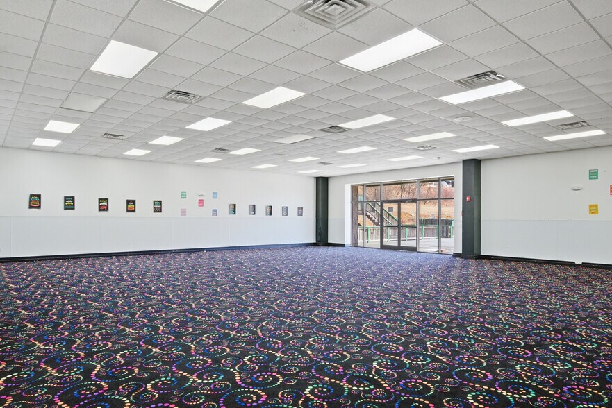 More Photos Of 77 Scattergood Dr NW, Christiansburg Warehouse For Lease