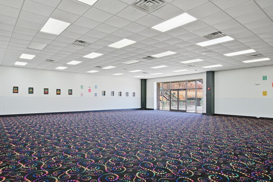 More Photos Of 77 Scattergood Dr NW, Christiansburg Warehouse For Sale