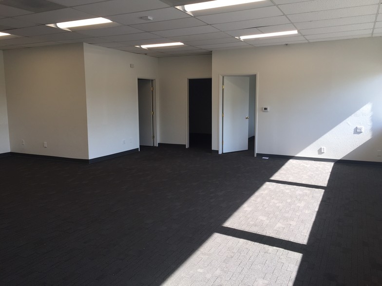 More Photos Of 232-250 S Hillview Dr, Milpitas Warehouse For Lease