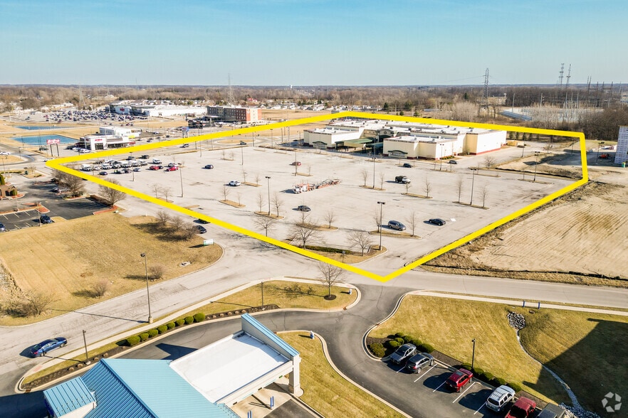 More Photos Of 3930 E Dupont Rd, Fort Wayne Movie Theatre For Sale