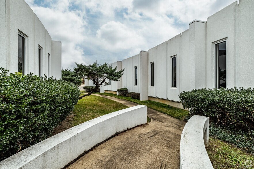 More Photos Of 4802 Texas Blvd, Texarkana Medical For Lease