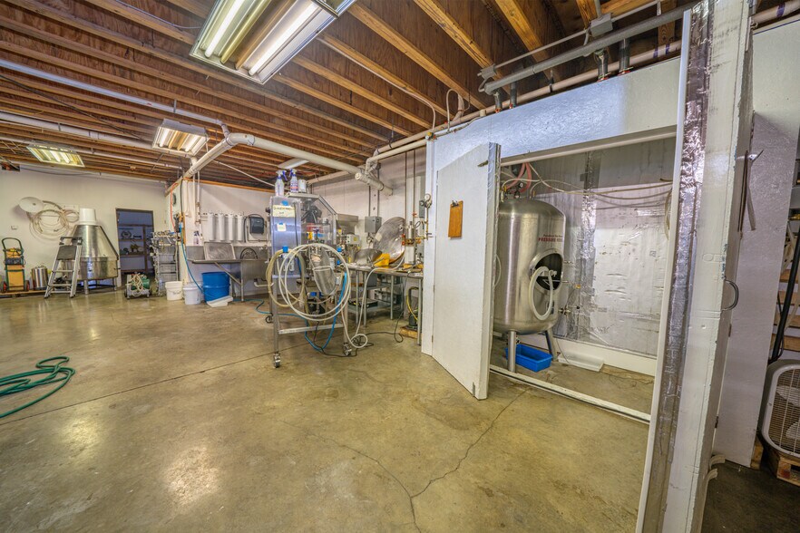 More Photos Of 279 S Main St, Winterport Winery Vineyard For Sale