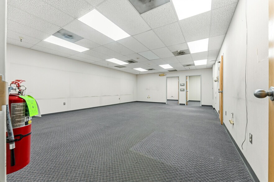 More Photos Of 501 Locust Ave, Fairmont Freestanding For Sale