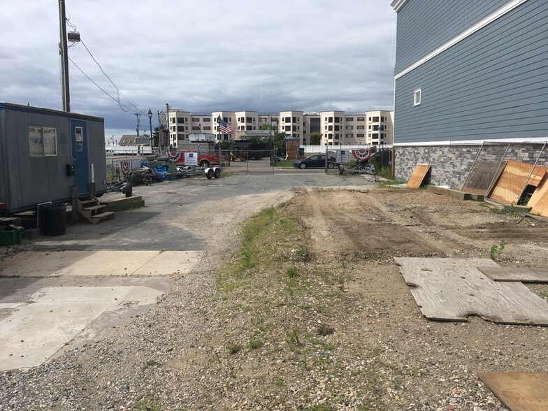 More Photos Of 405 Woodcleft Ave, Freeport Land For Sale