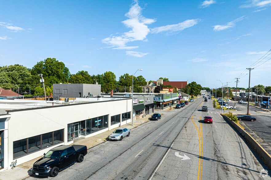 More Photos Of 7428-7434 Wornall Rd, Kansas City Storefront For Sale