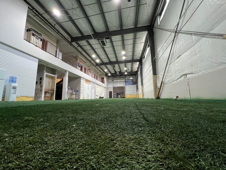 More Photos Of 267 Saw Mill River Rd, Elmsford Freestanding For Sale