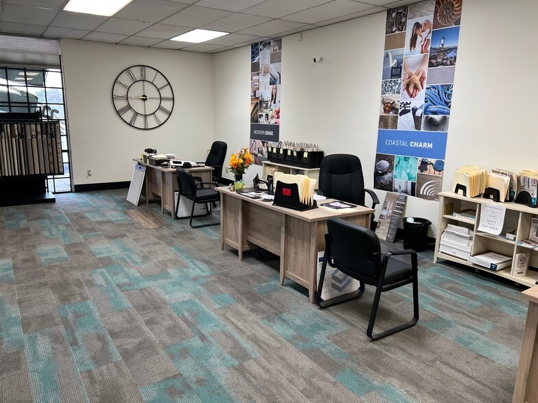 More Photos Of 320 Oak St, Bakersfield Storefront Retail Office For Sale