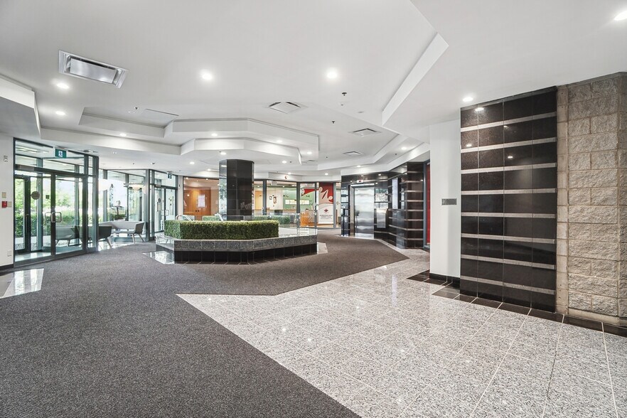 More Photos Of 1205 Rue Ampère, Boucherville Office For Sale