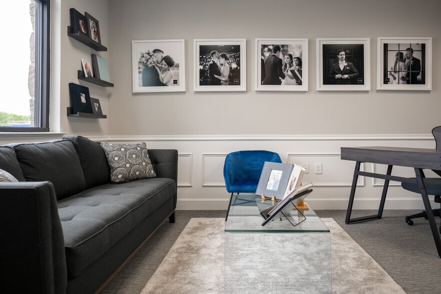 More Photos Of 830 Julie Rivers Dr, Sugar Land Office For Sale