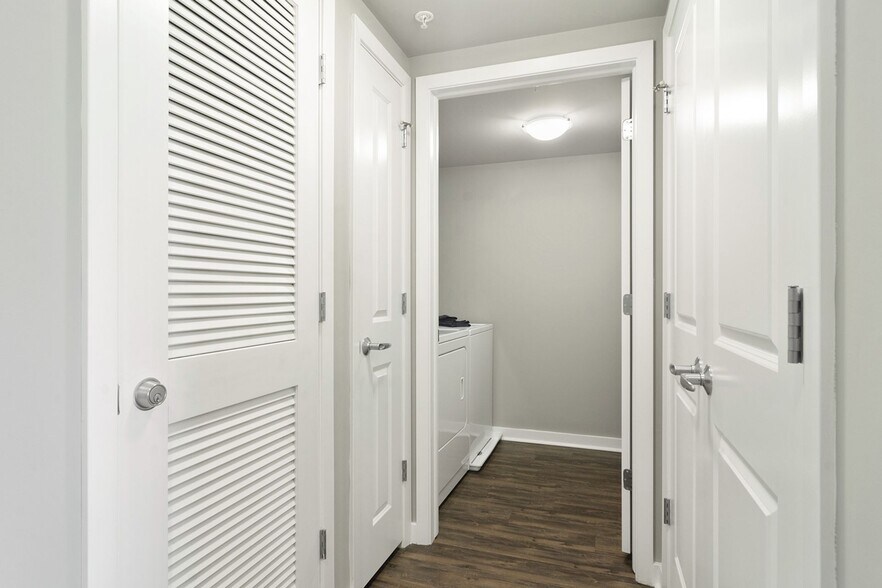 More Photos Of 1255 Town Center Rd, Vernon Hills Apartments For Lease