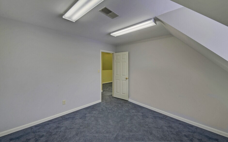 More Photos Of 131 W Savannah St, Toccoa Office For Lease