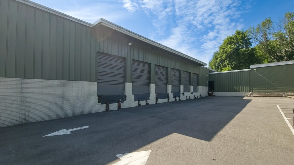 More Photos Of 678 Adams St, Abington Warehouse For Lease