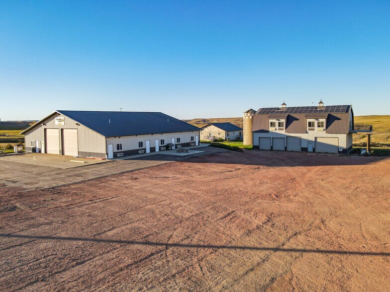 More Photos Of 13603 38th St SW, Belfield Flex For Lease