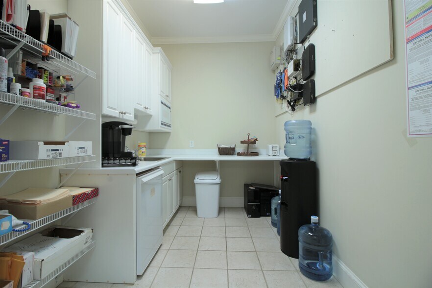 More Photos Of 3535 Roswell Rd, Marietta Office Residential For Lease