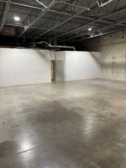 More Photos Of 1010 Taylor Station Rd, Gahanna Light Distribution For Lease