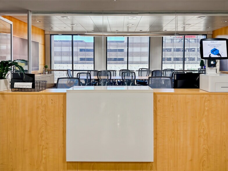 More Photos Of 1901 Avenue of the Stars, Los Angeles Coworking Space