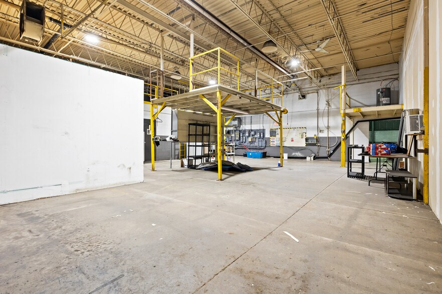 More Photos Of 1725 Rossi Dr, Tecumseh Distribution For Sale