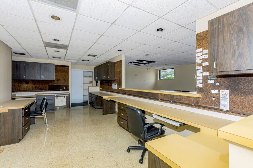 More Photos Of 9030 Montgomery Rd, Cincinnati Medical For Lease