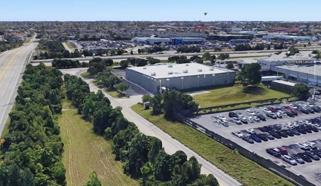 More Photos Of 17955 North Fwy, Houston Freestanding For Lease