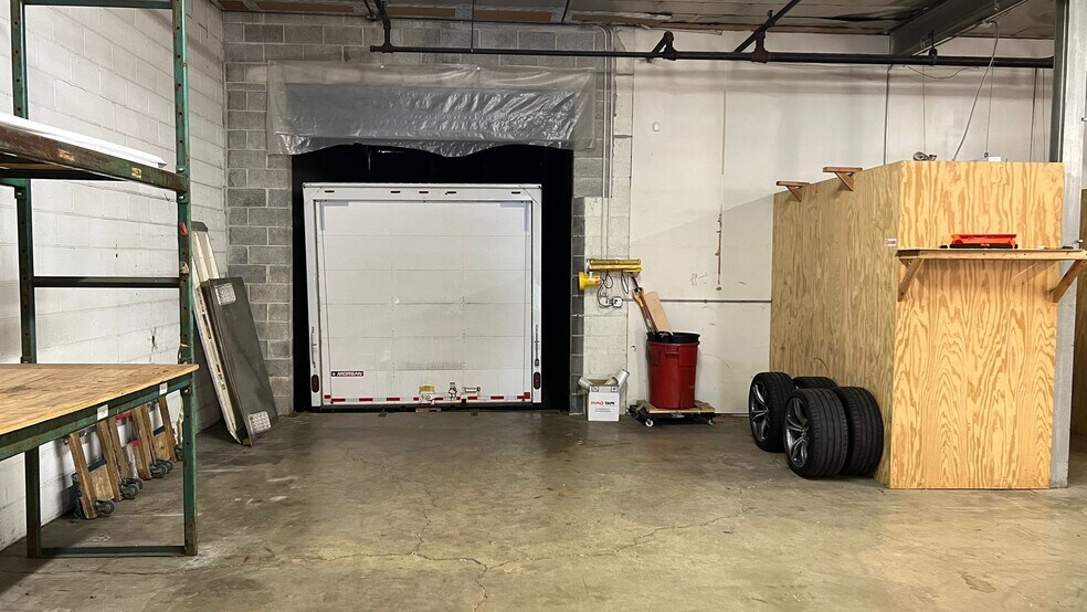 More Photos Of 123 N 10th Ave, Melrose Park Warehouse For Lease