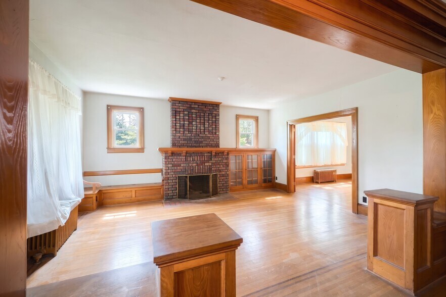 More Photos Of 41 W Main St, Fawn Grove Flex For Sale