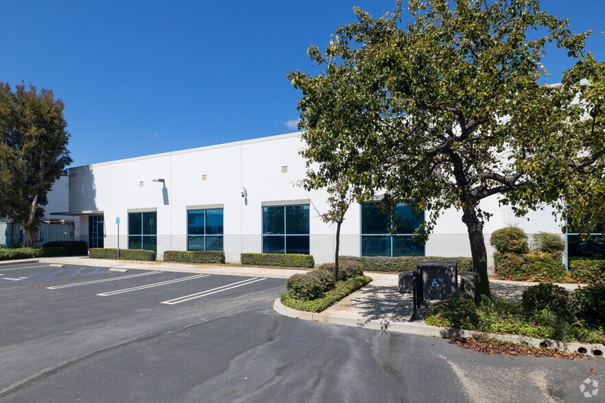 More Photos Of 351 Candelaria, Oxnard Warehouse For Sale