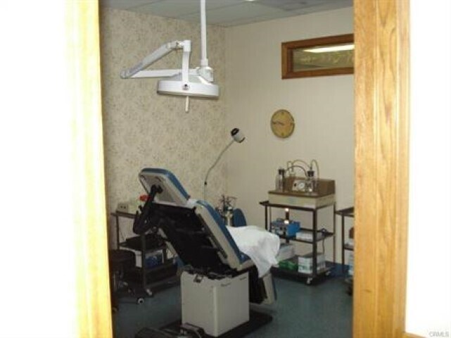 More Photos Of 411 W 20th St, Merced Office For Sale