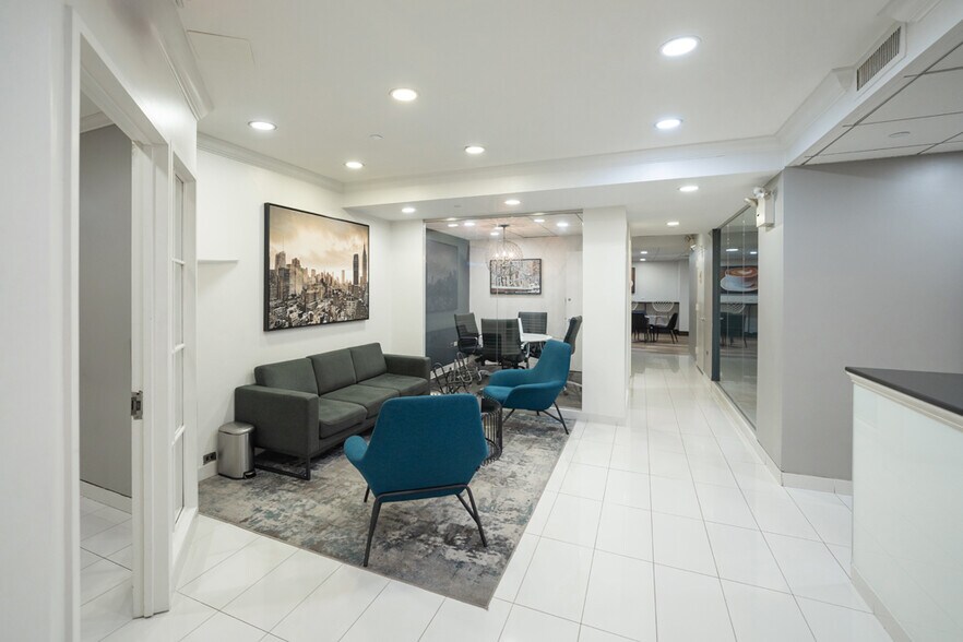 More Photos Of 521 Fifth Ave, New York Coworking Space