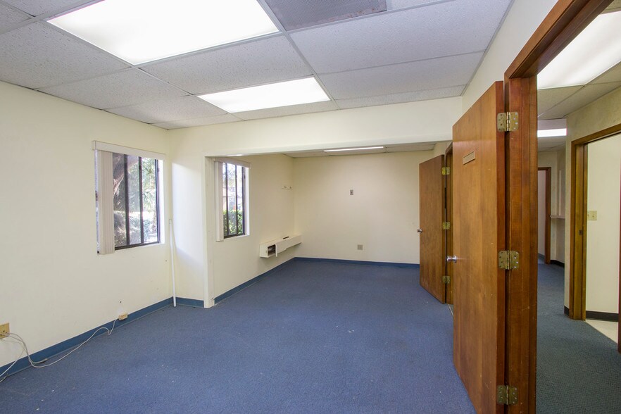 More Photos Of 26 Office Park Dr, Palm Coast Medical For Sale