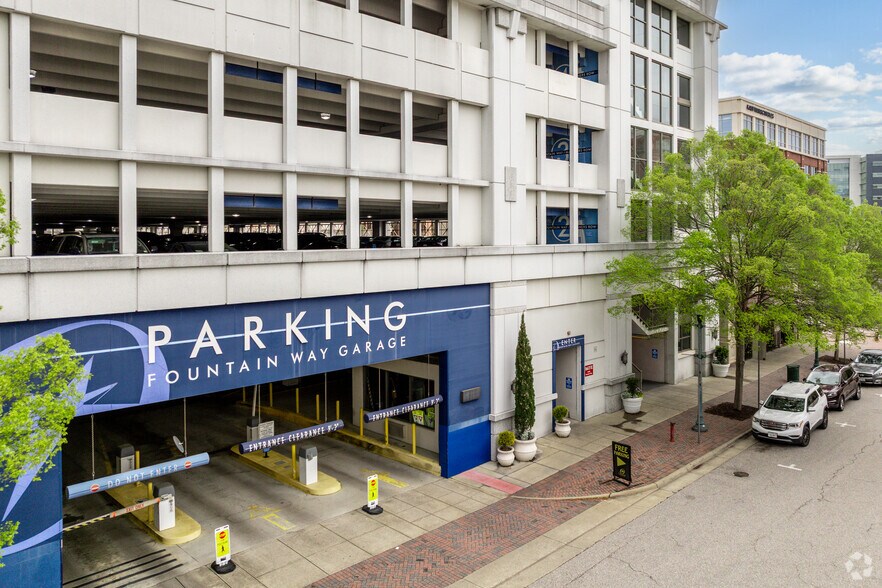 More Photos Of 11815 Fountain Way, Newport News Coworking Space