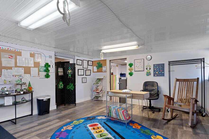 More Photos Of 639 NE 1st St, Crystal River Daycare Center For Sale