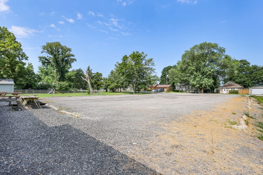 More Photos Of 519 N Main St, Caseyville General Retail For Sale