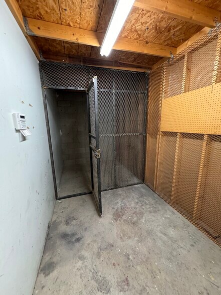 More Photos Of 835 W Sunrise Cir, Hobbs Flex For Lease