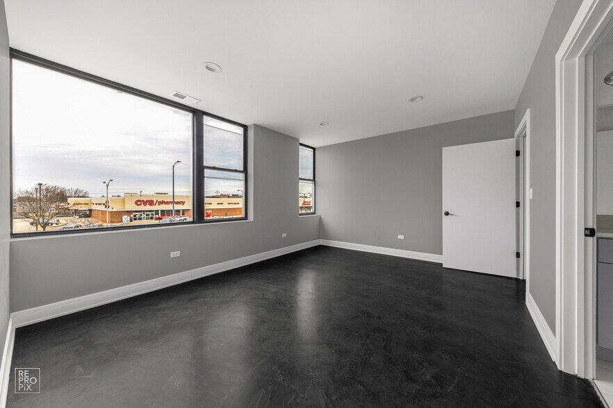 More Photos Of 10301 S Kedzie Ave, Chicago Storefront Retail Residential For Lease