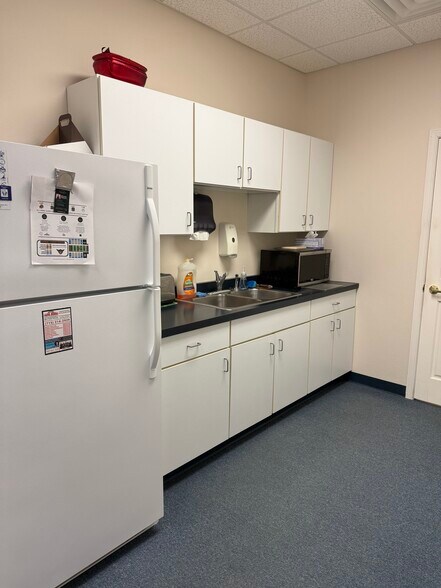 More Photos Of 4004 Oakwood Hills Pky, Eau Claire Medical For Lease